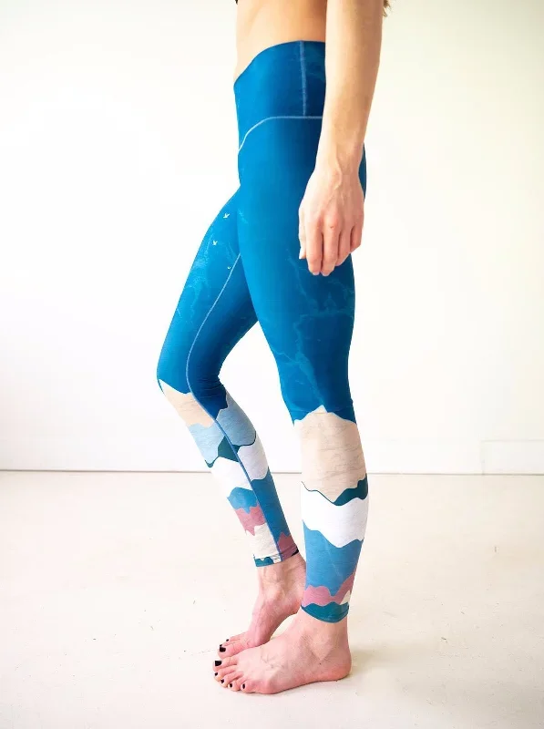 Abstract Mountain Yoga Pants