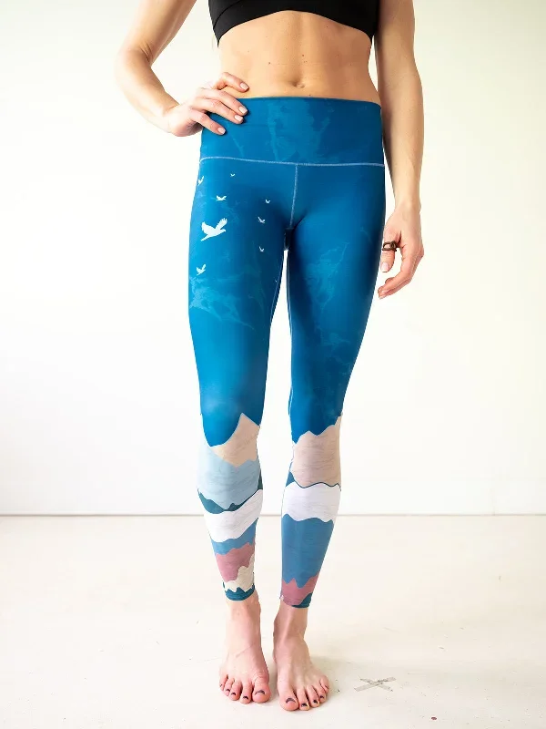 abstract-mountain-yoga-pants