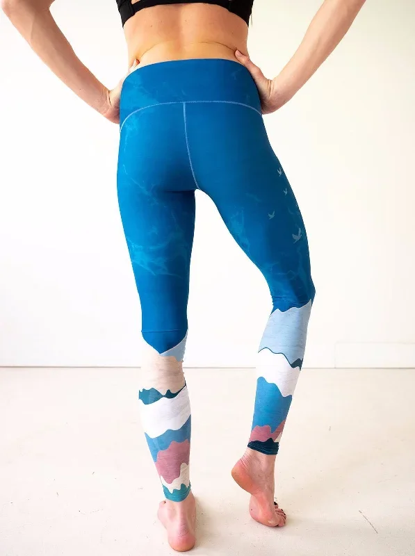 abstract-mountain-yoga-pants