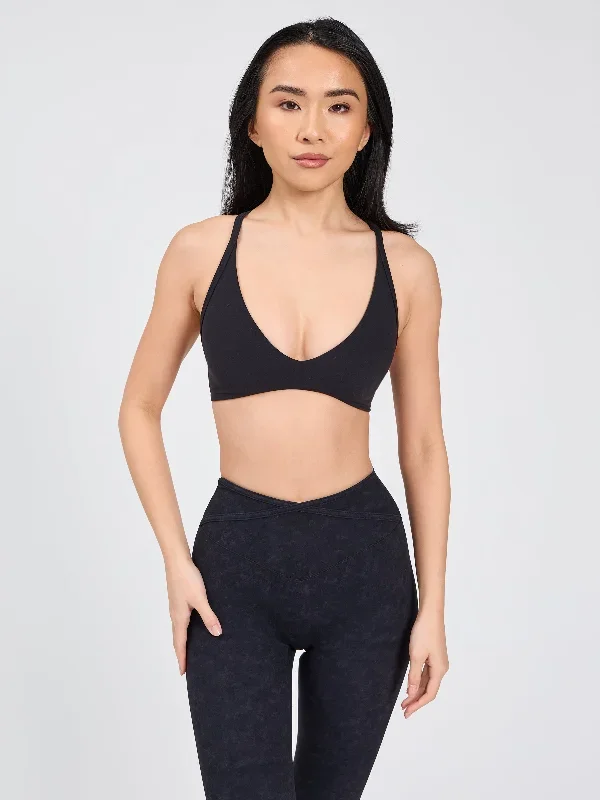 girlfriend-sports-bra-onyx-black-black-mineral-wash