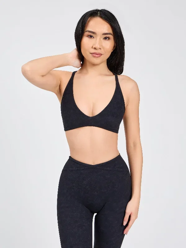 girlfriend-sports-bra-onyx-black-black-mineral-wash