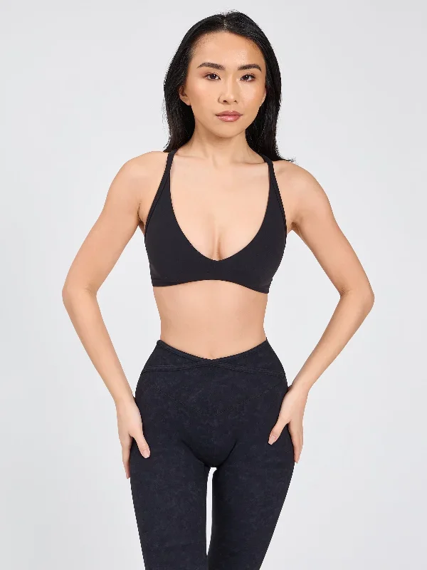 girlfriend-sports-bra-onyx-black-black-mineral-wash