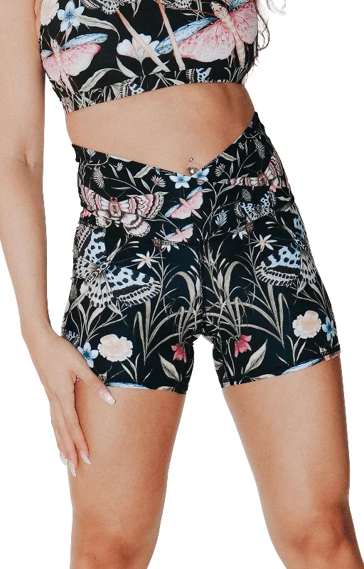 movement-short-in-pretty-in-black