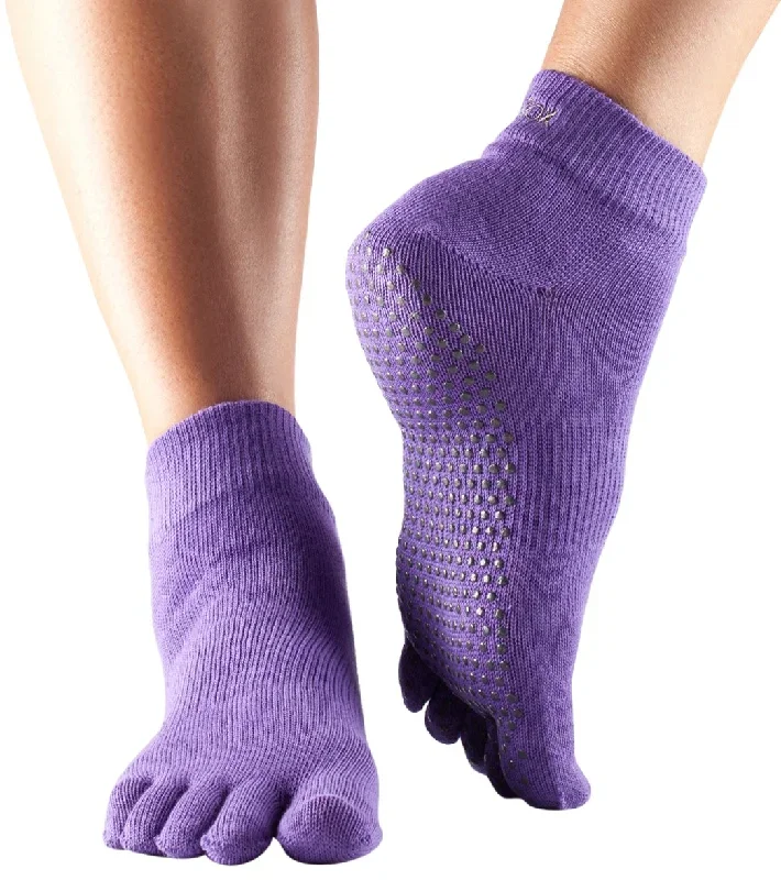 Toesox Ankle Length Full-Toe Yoga Grip Socks Light Purple