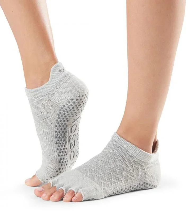 Toesox Low Rise Half-Toe Yoga Grip Socks Powder